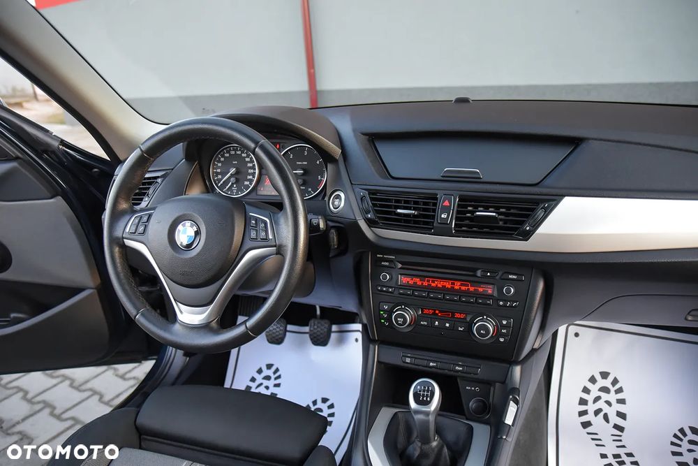 BMW X1 sDrive18d - 33