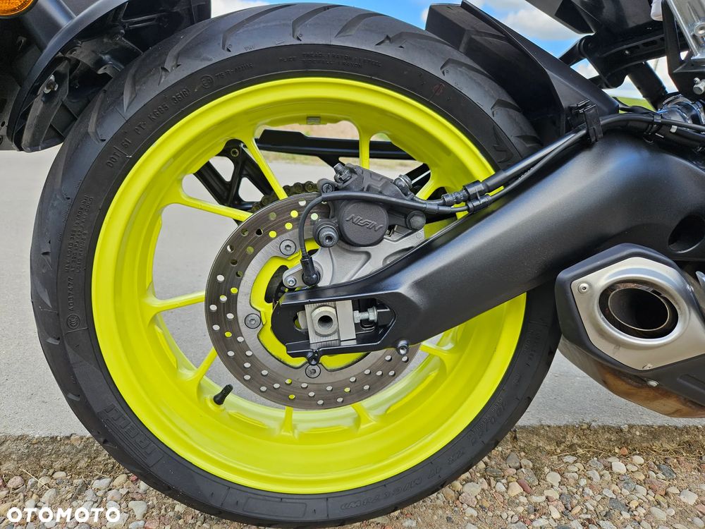 Yamaha MT - 17