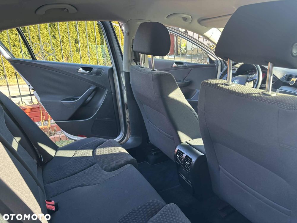 Volkswagen Passat 2.0 TDI Individual Chrom - 7