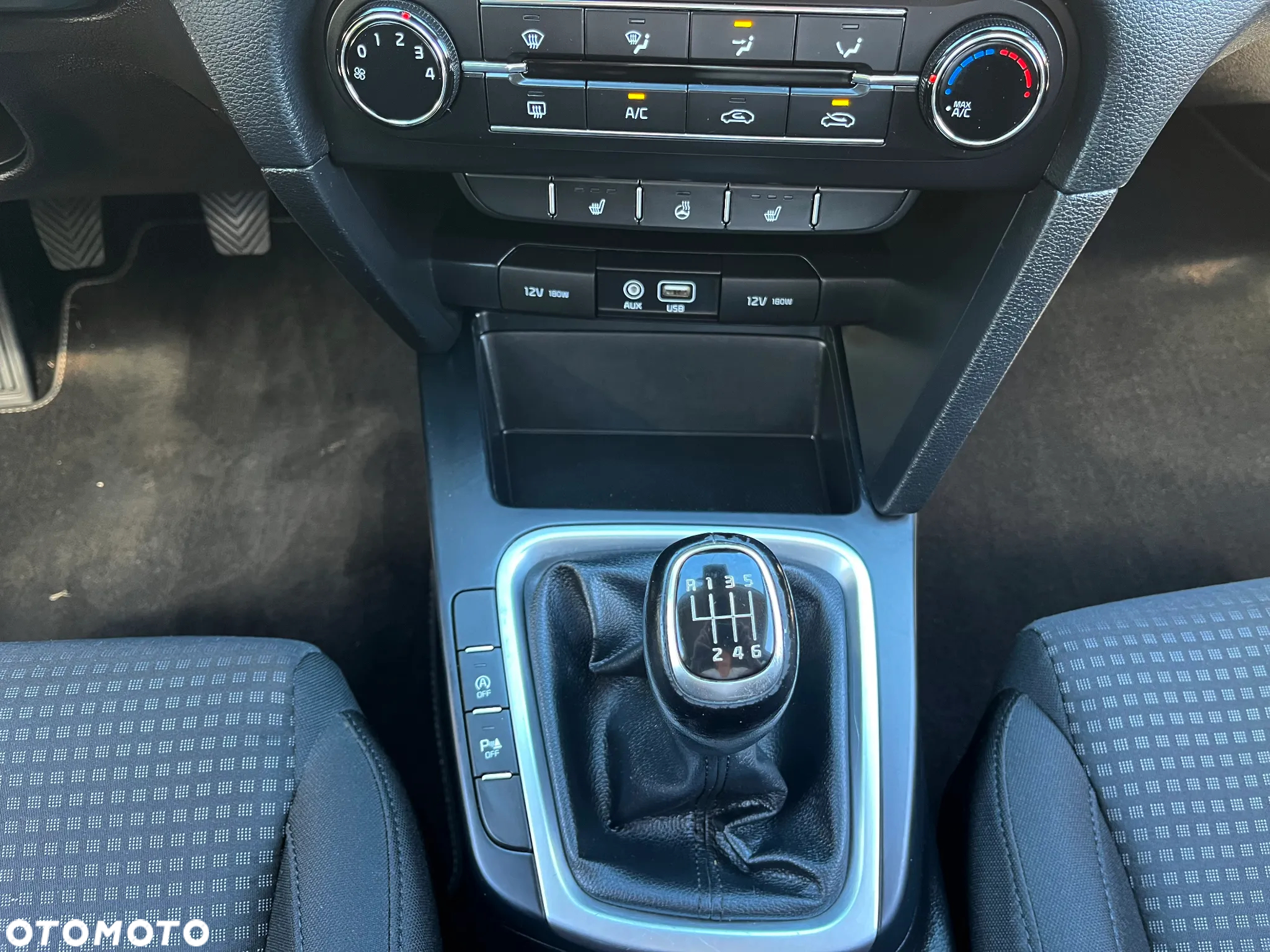 Kia Ceed - 27