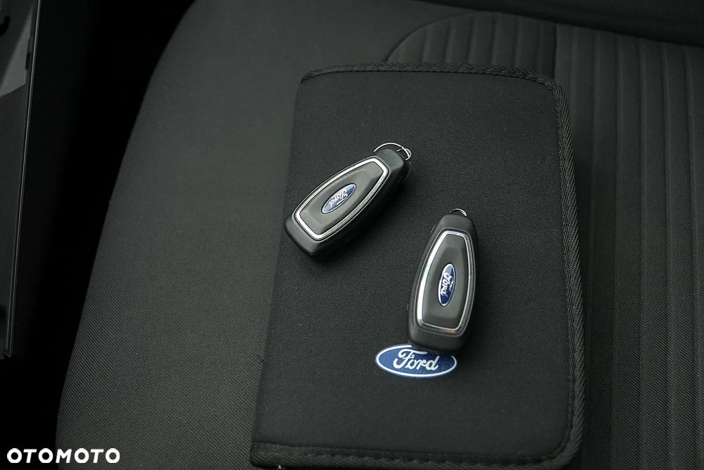 Ford Kuga 2.0 TDCi 4x4 Titanium - 40