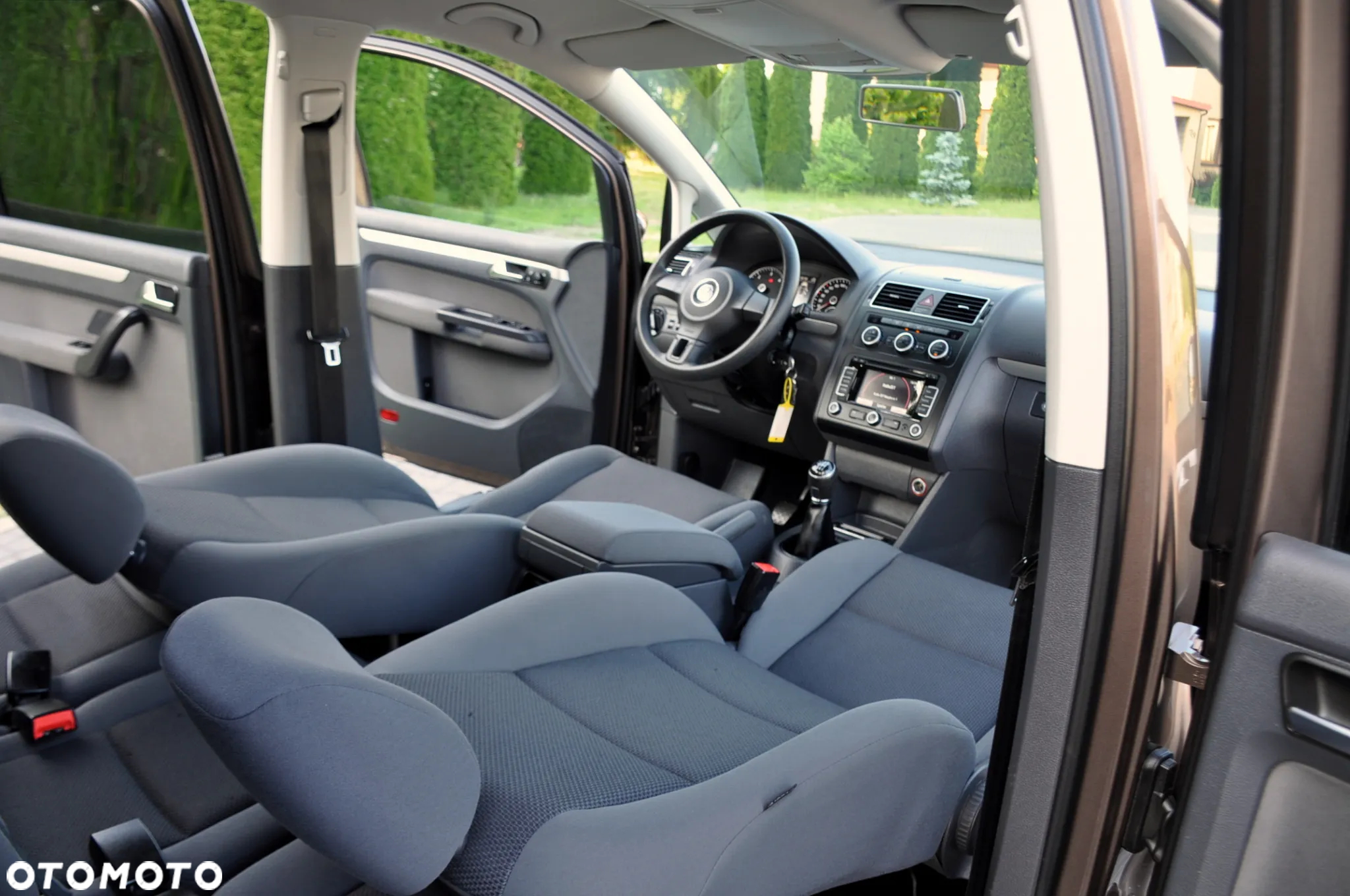 Volkswagen Touran - 24