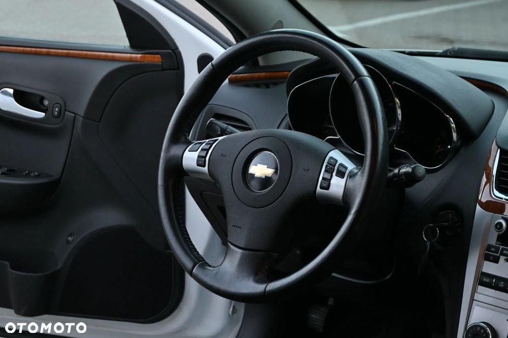 Chevrolet Malibu - 24