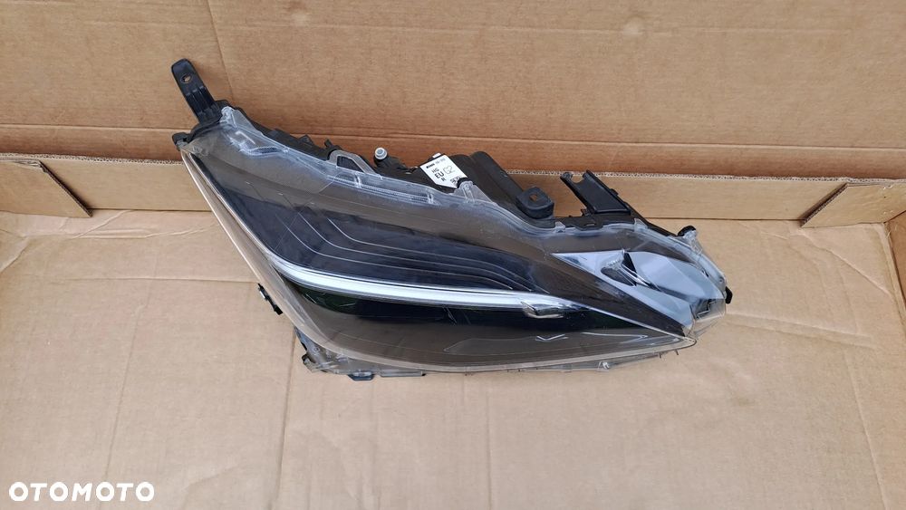 TOYOTA YARIS CROSS PRAWA LAMPA FULL LED KOITO 0D-312 - 4