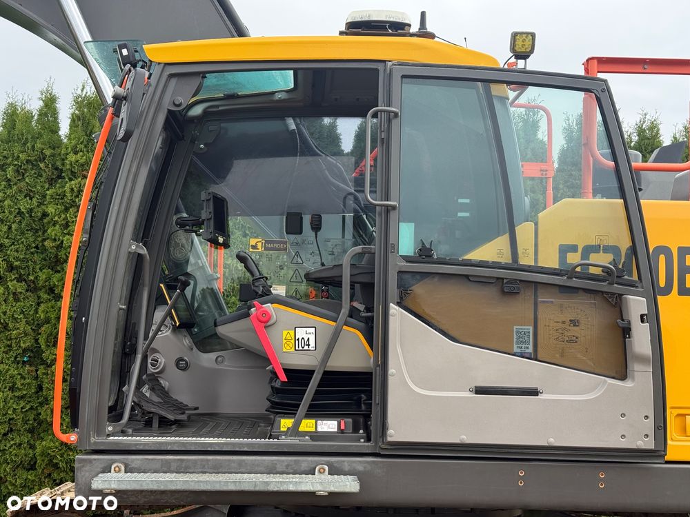 Volvo EC 300 EL - 32