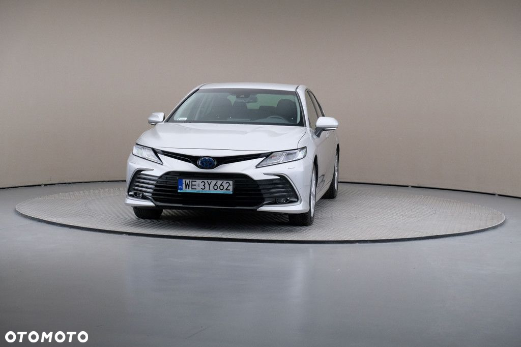 Toyota Camry - 3