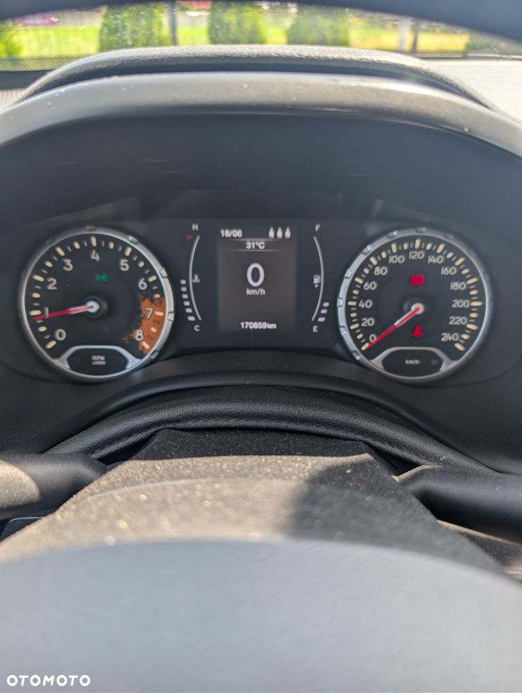 Jeep Renegade 1.6 E-TorQ Sport FWD - 19