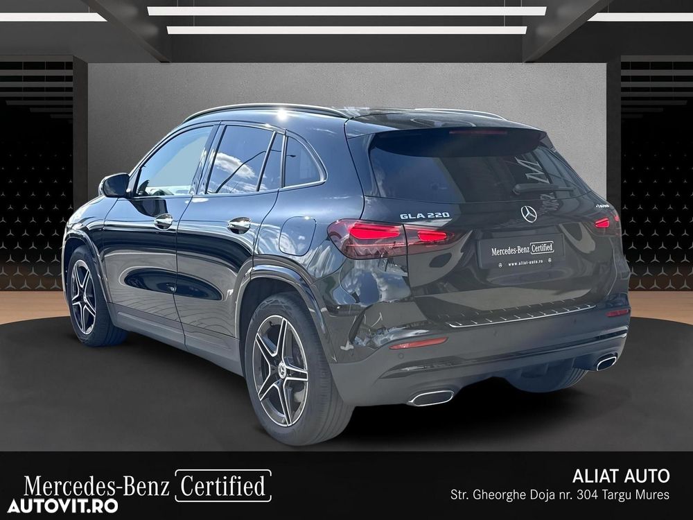 Mercedes-Benz GLA - 4