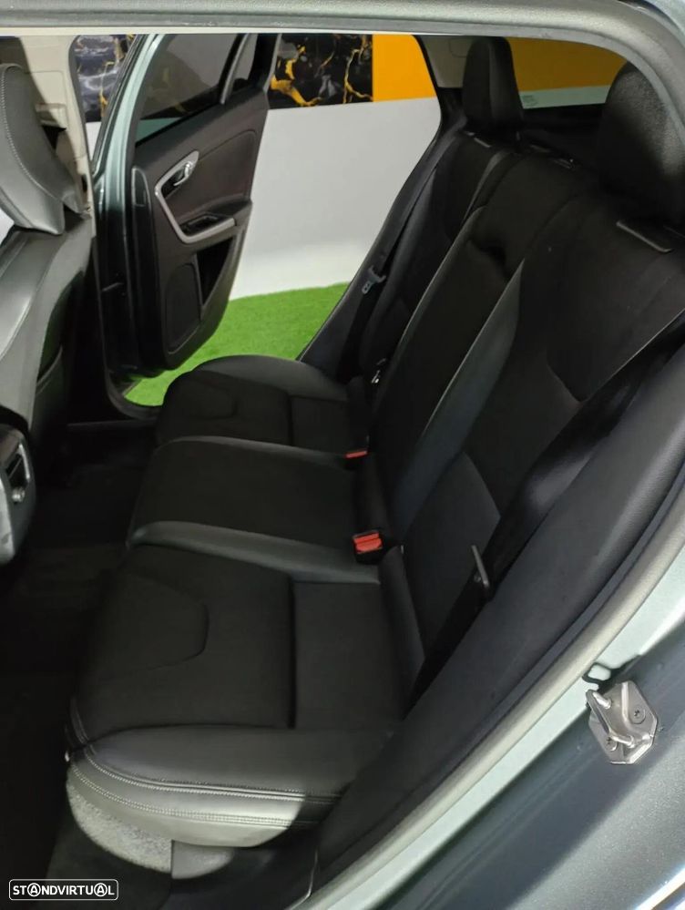 Volvo V60 - 36