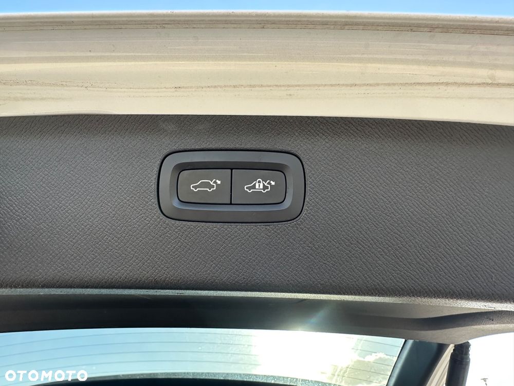 Volvo XC 90 T6 AWD Geartronic Momentum - 9