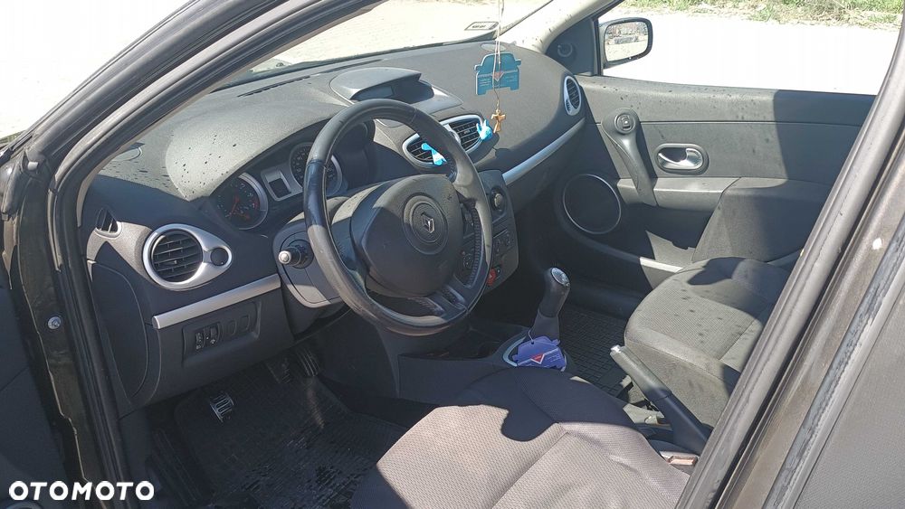 Renault Clio - 8
