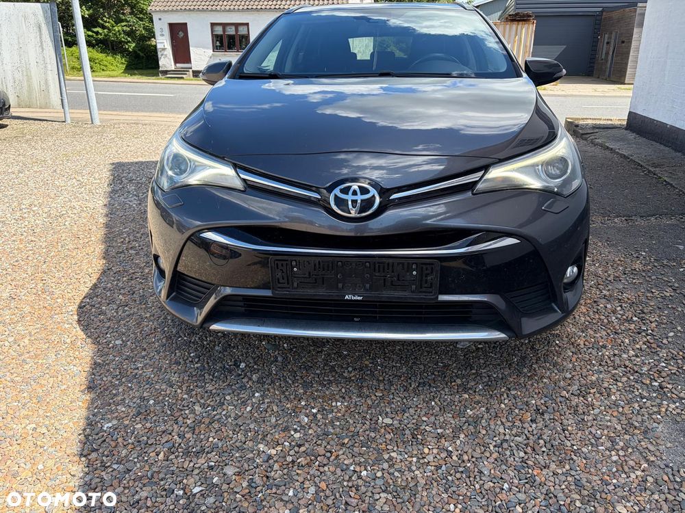 Toyota Avensis Touring Sports 1.8 Multidrive S Executive - 3