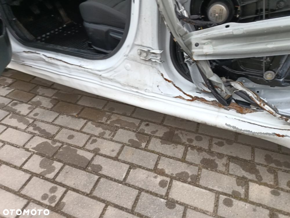 Kia Ceed 1.4 CVVT ISG Dream Team Edition - 29