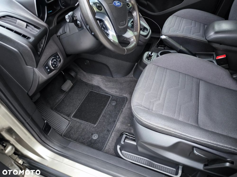 Ford Tourneo Connect Grand - 13