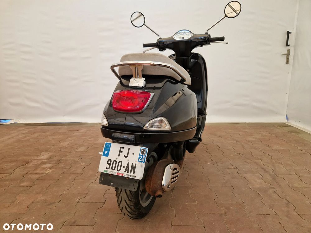 Piaggio Vespa - 10