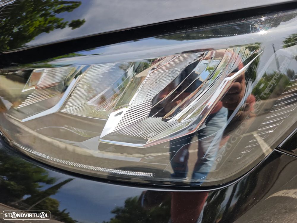 Peugeot e-208 Allure - 33