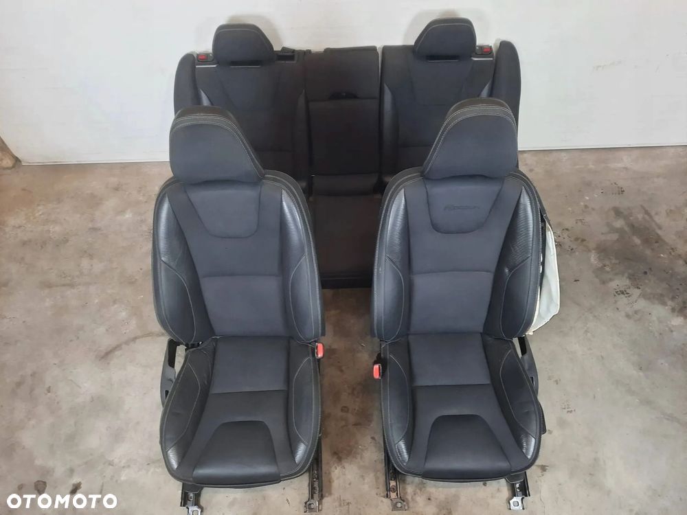 FOTELE KANAPA WNĘTRZE VOLVO V60 R DESIGN - 1