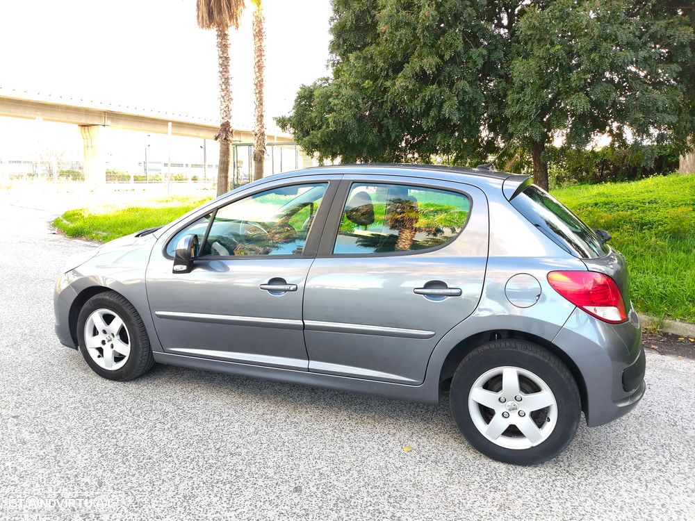 Peugeot 207 1.4 16V SE Millesim 200 Anos - 7