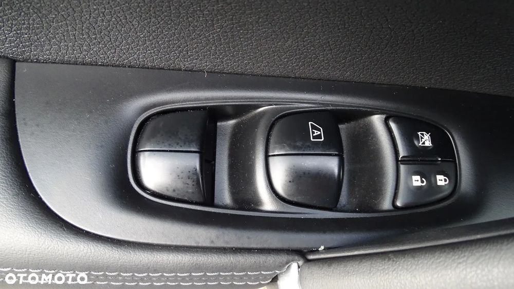 Nissan Qashqai 1.6 DCi Visia - 16