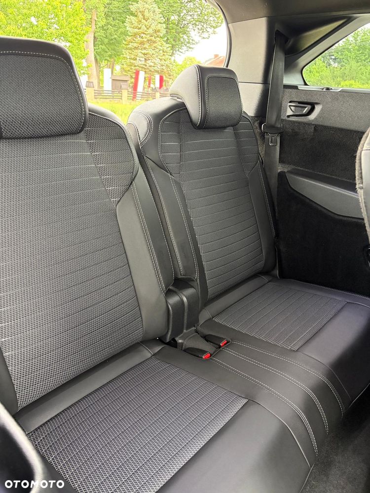 Peugeot E-5008 73kWh GT Exclusive - 22
