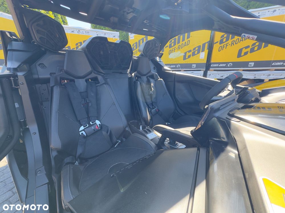 Can-Am Maverick - 7