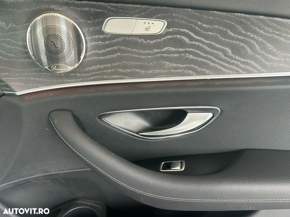 Mercedes-Benz E 300 de Aut. - 17
