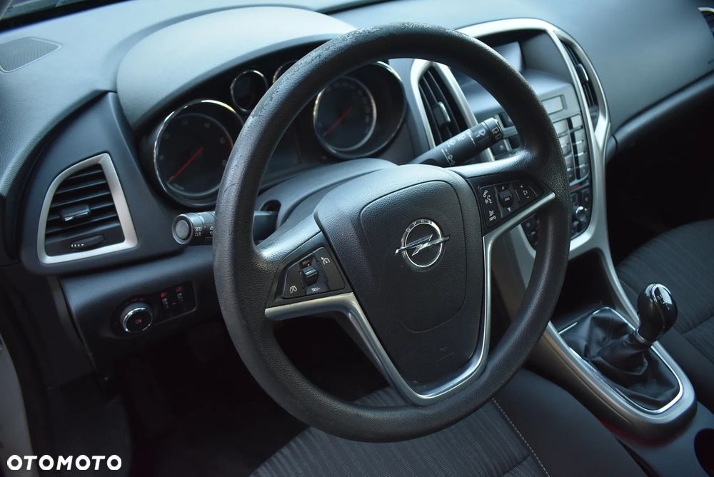 Opel Astra - 11