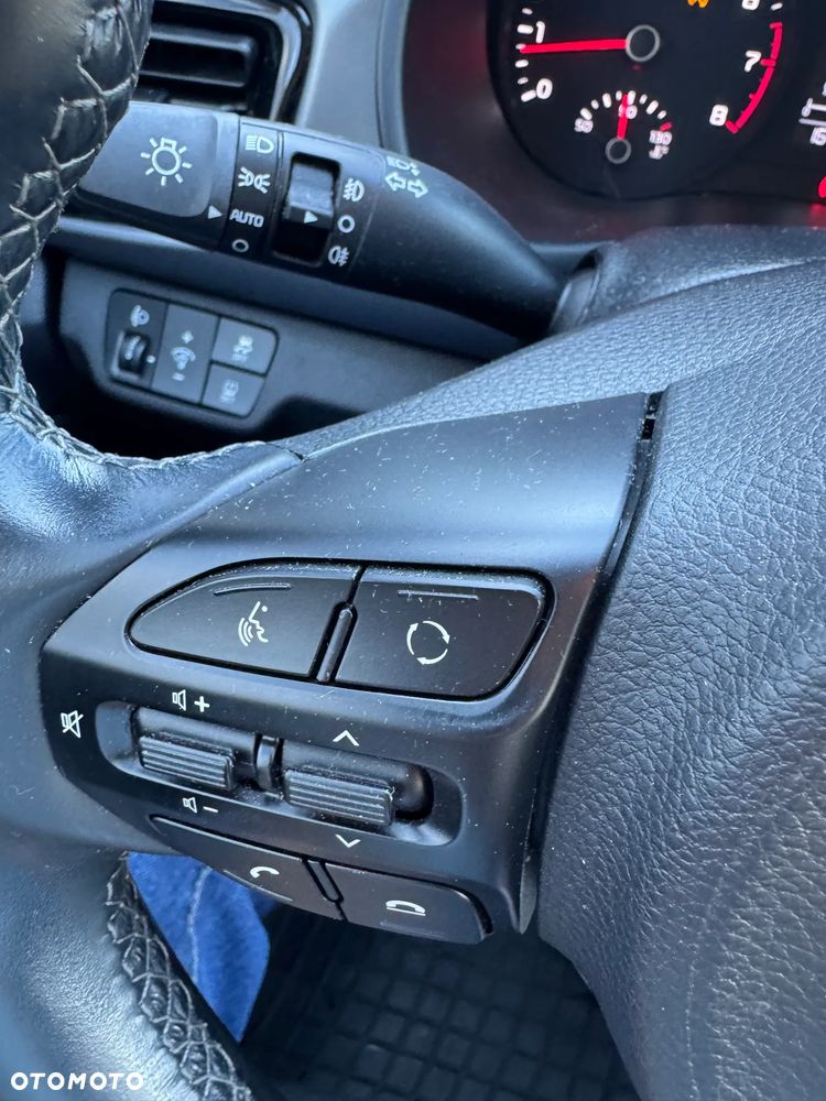 Kia Rio 1.2 L - 18