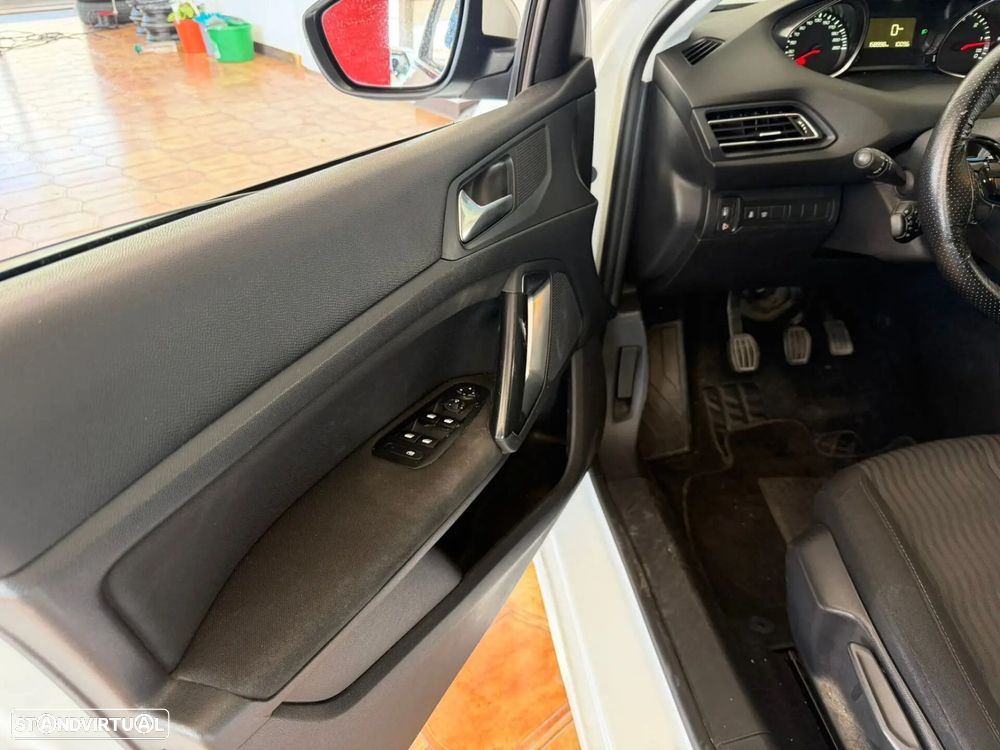 Peugeot 308 SW BlueHDi 100 Stop & Start Nível 1 Business-Line - 9