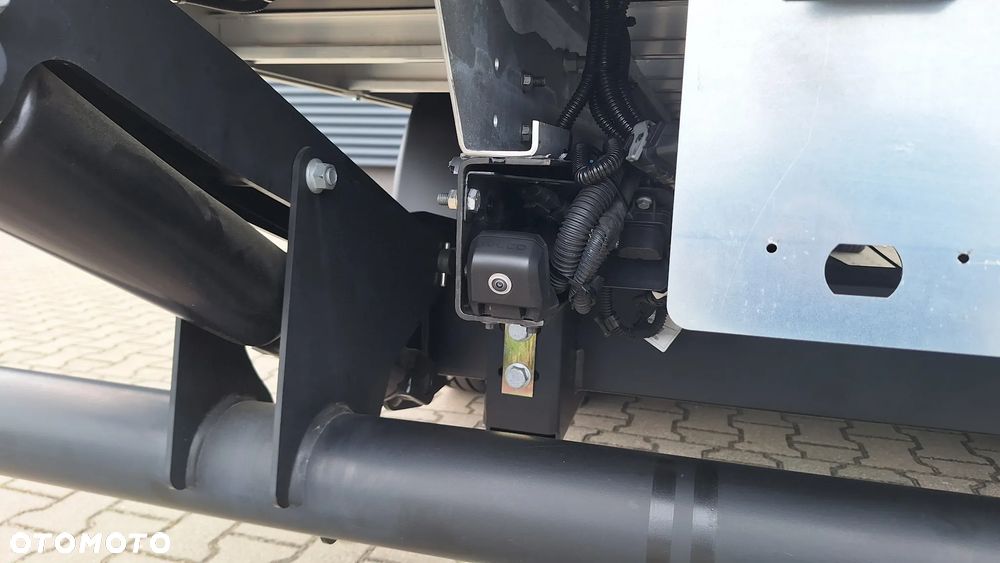 Iveco Daily 50C18HA8Z kontener z windą 1000 kg - 9