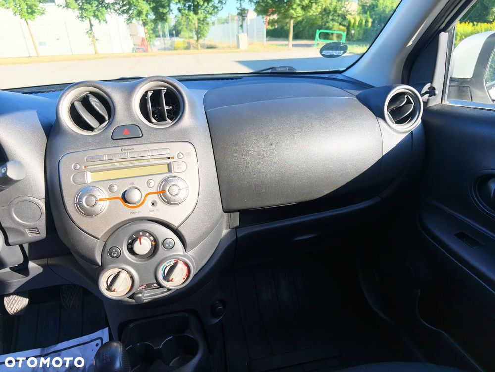 Nissan Micra 1.2 30 Jahre Edition - 24