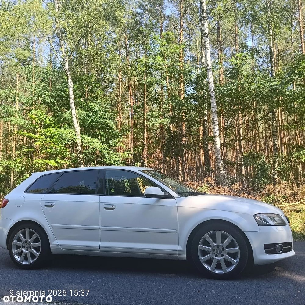 Audi A3 Sportback 1.6 TDI DPF Ambiente - 2