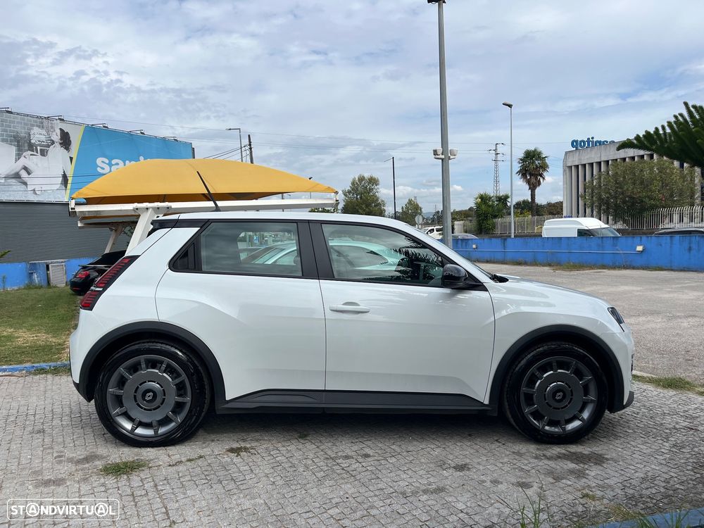 Renault 5 E-Tech 40 kWh Evolution Autonomia Urbana - 11