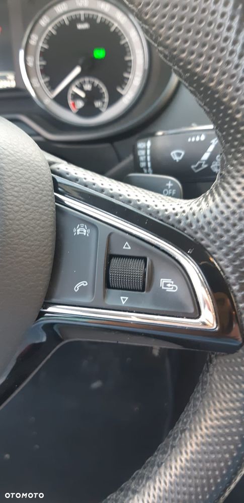 Skoda Octavia 1.6 TDI DSG Clever - 23