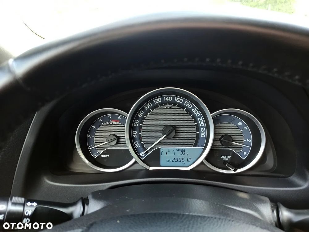 Toyota Auris 1.4 D-4D Business Edition - 26
