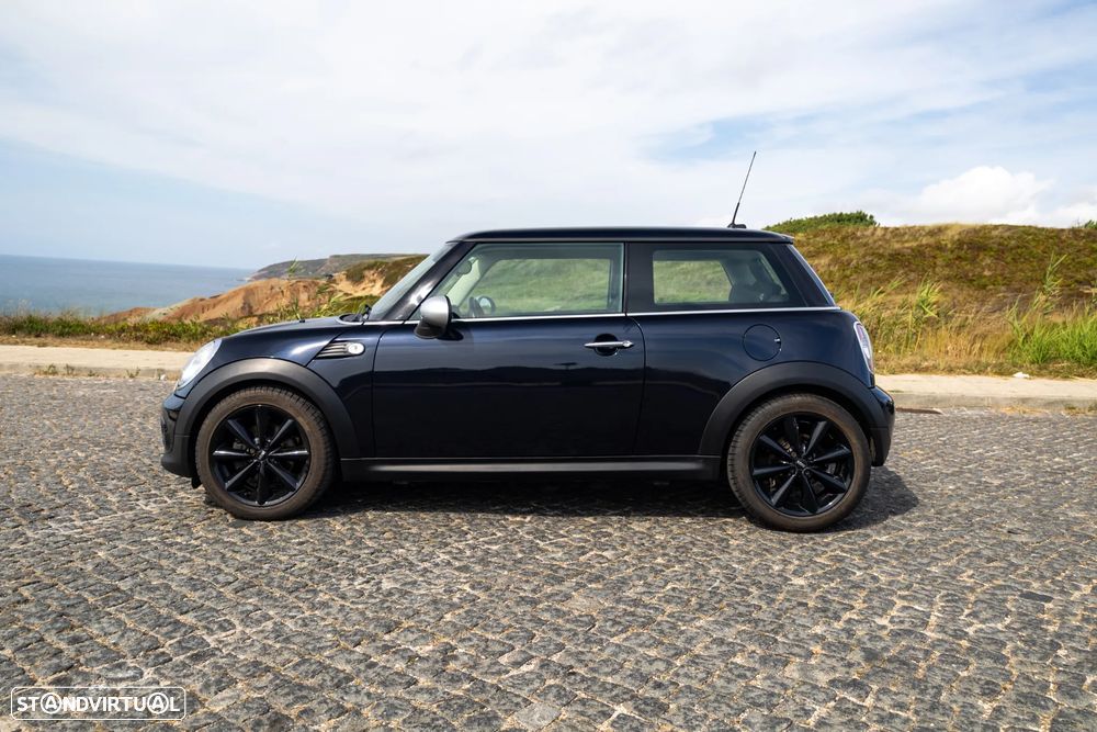 MINI 3 Portas Cooper D - 3