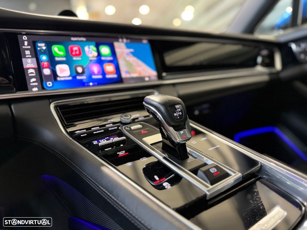 Porsche Panamera 4 E-Hybrid - 34
