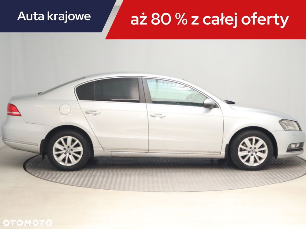 Volkswagen Passat - 8