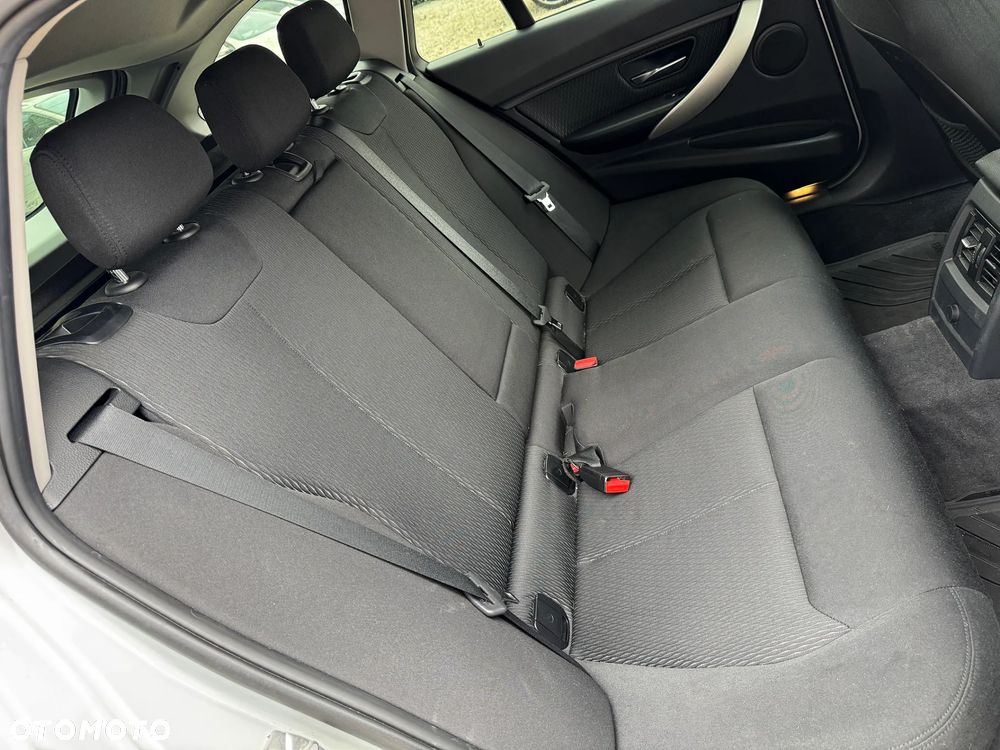 BMW Seria 3 - 33