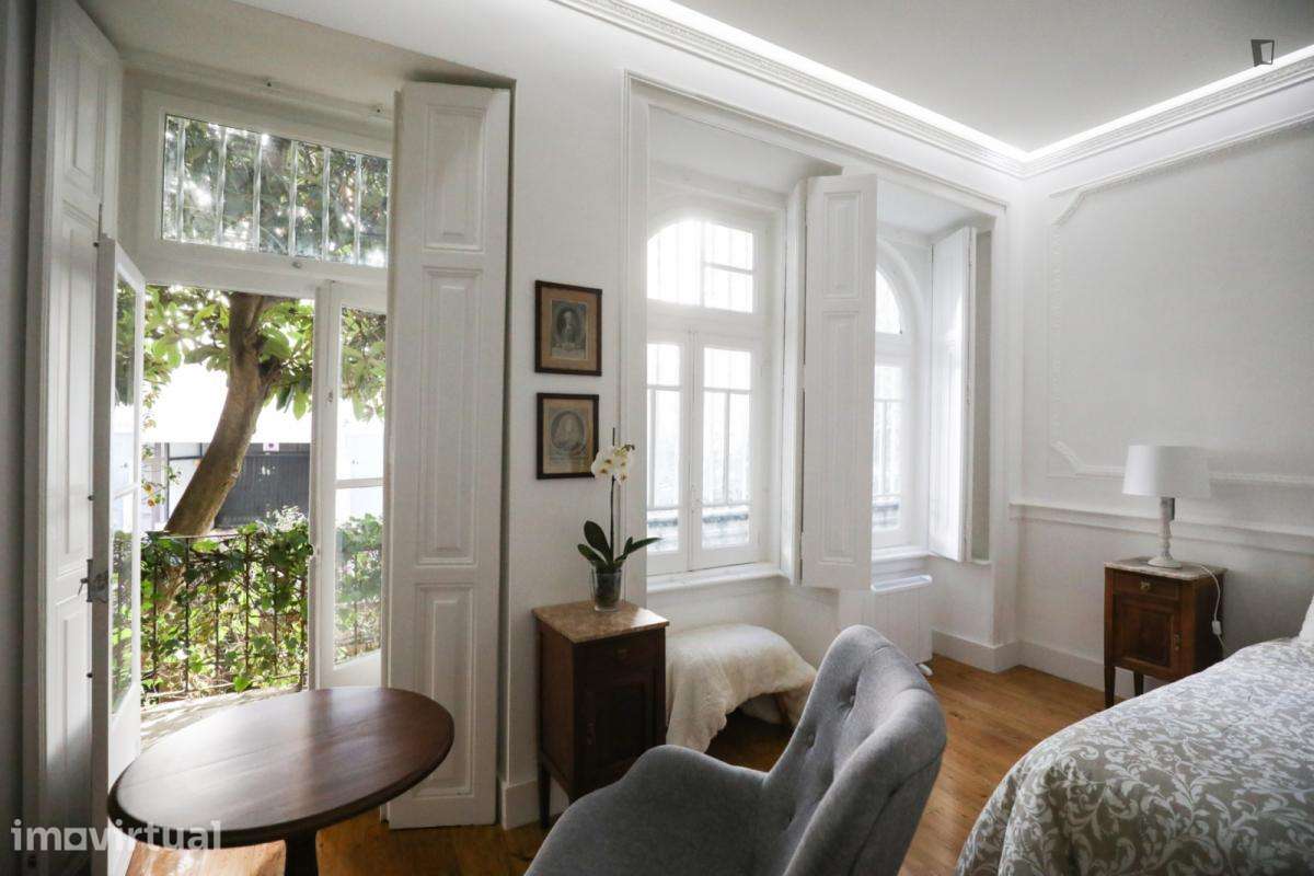 Quarto - localizado em Anjos Lisbon - Grande imagem: 2/24