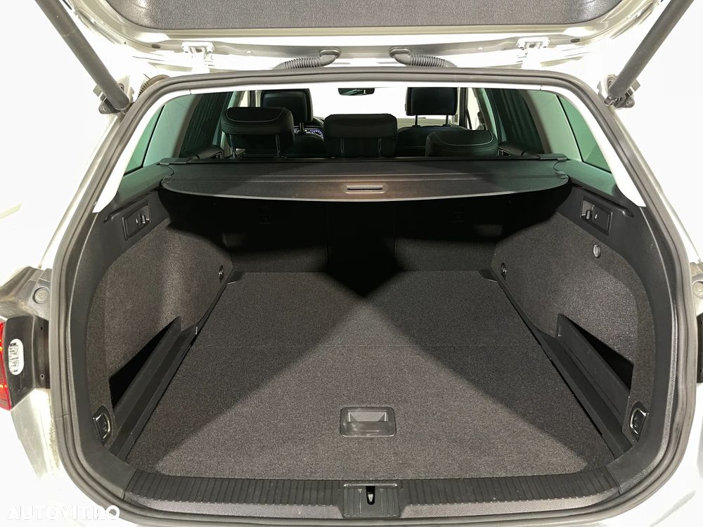 Volkswagen Passat 1.5 TSI ACT OPF DSG Comfortline - 13