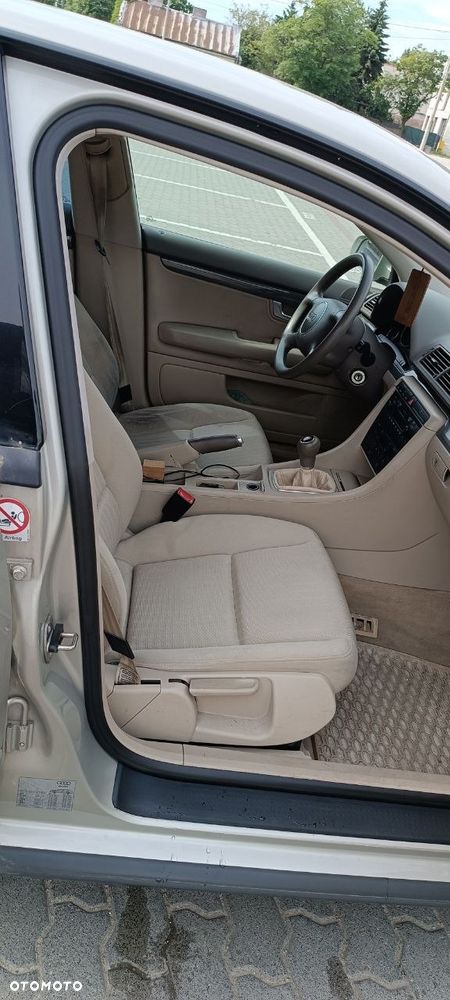Audi A4 Limousine - 9