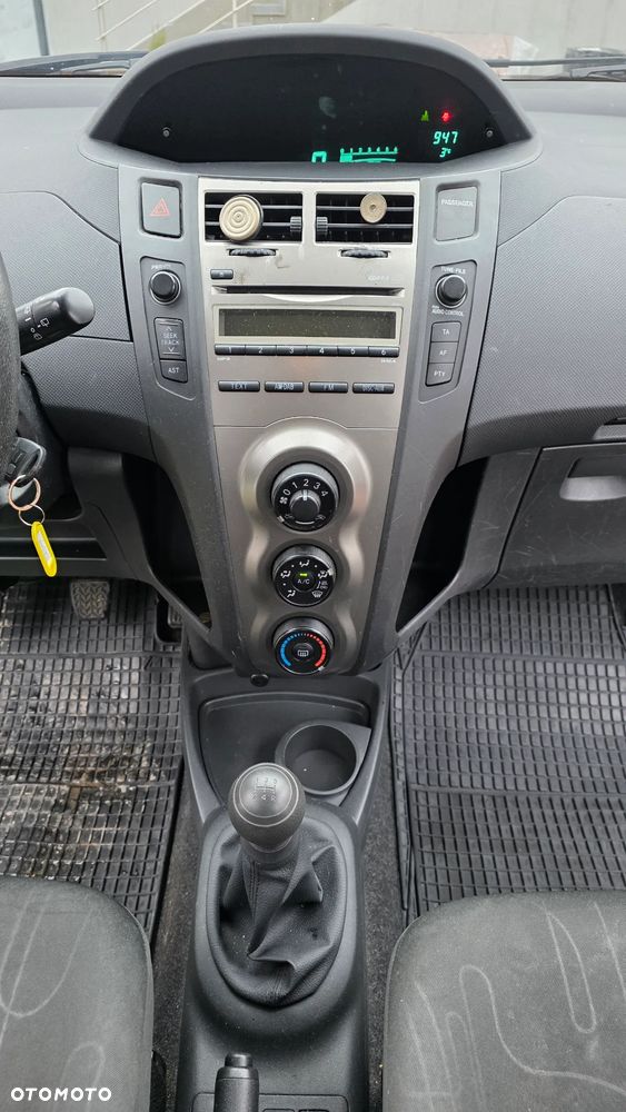 Toyota Yaris 1.0 VVT-i Cool - 28