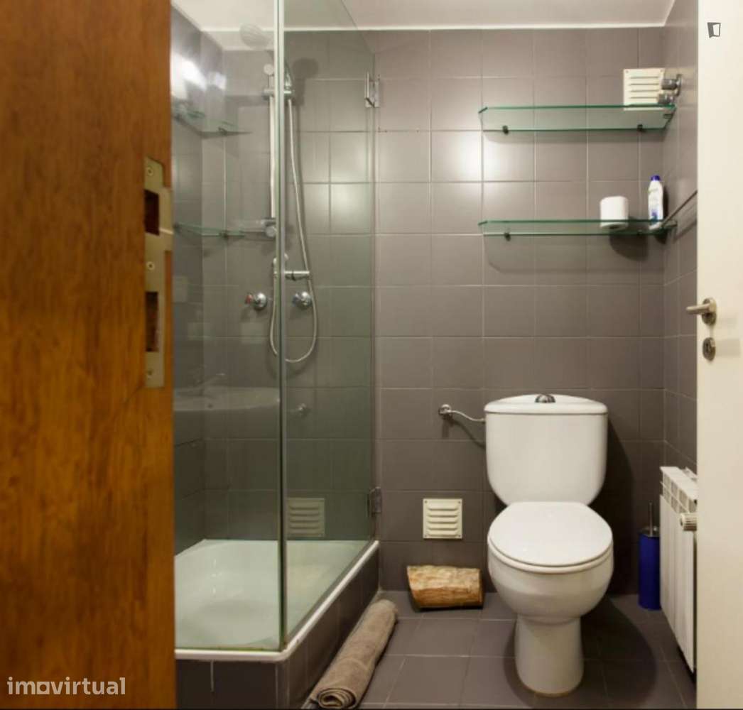 Quarto - localizado em Aldoar Porto - Grande imagem: 5/9