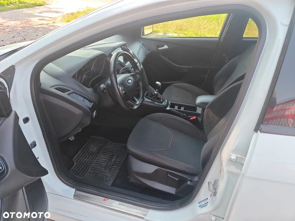 Ford Focus 1.0 EcoBoost ST-Line - 9