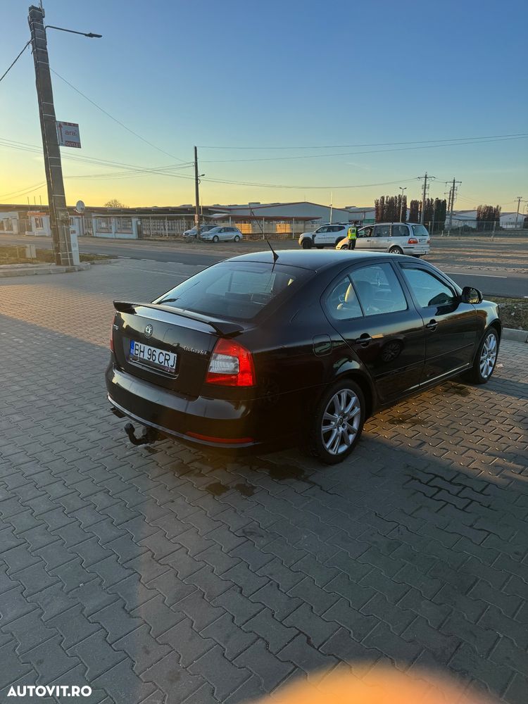 Skoda Octavia 2.0 TDI CR DPF RS - 3