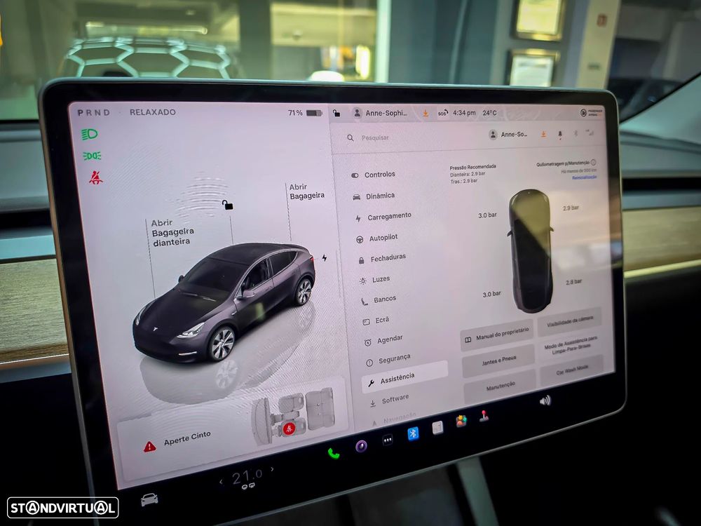 Tesla Model Y - 32