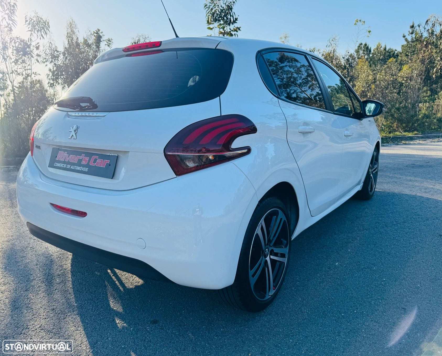 Peugeot 208 1.6 BlueHDi Style - 13