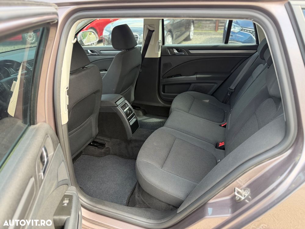 Skoda Superb 1.6 TDI Ambition - 30