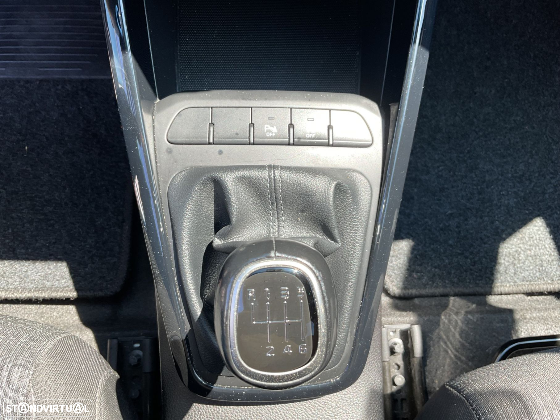 Kia Stonic 1.6 CRDi Urban - 51